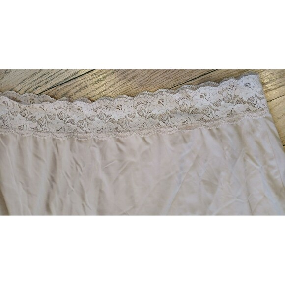 Vassarette Women's Slip Skirt Elastic Waist with Back Slit Vintage XL - Picture 2 of 5